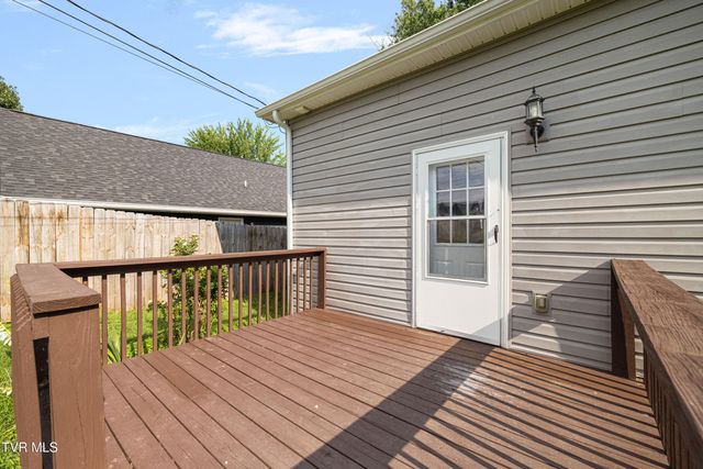 825 Hamilton Street, Johnson City, TN 37604