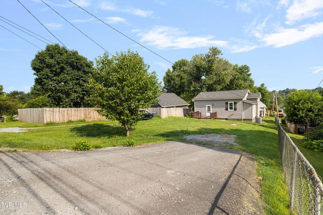 825 Hamilton Street, Johnson City, TN 37604