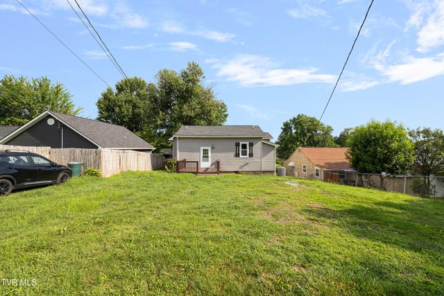 825 Hamilton Street, Johnson City, TN 37604
