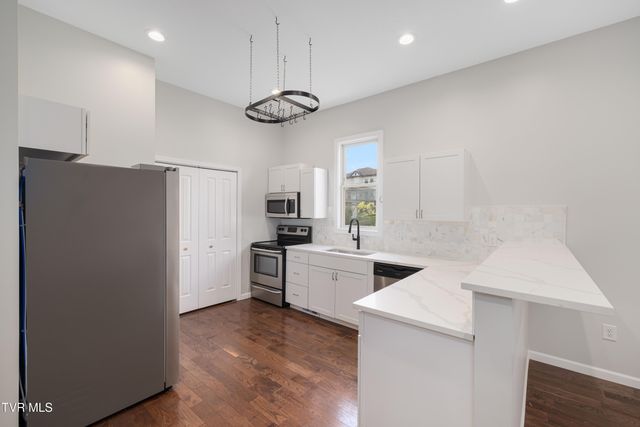 825 Hamilton Street, Johnson City, TN 37604