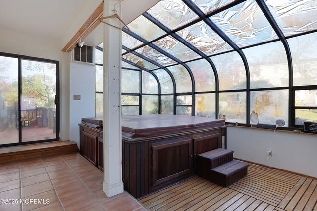 547 Brookside Drive, Toms River, NJ 08753