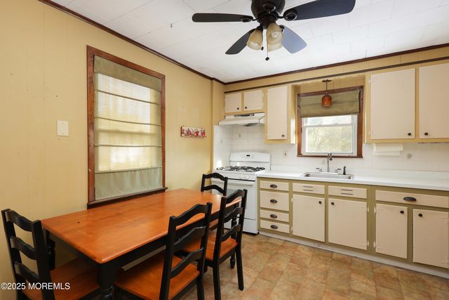 547 Brookside Drive, Toms River, NJ 08753