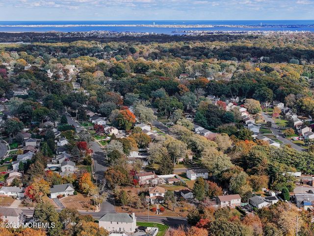 547 Brookside Drive, Toms River, NJ 08753