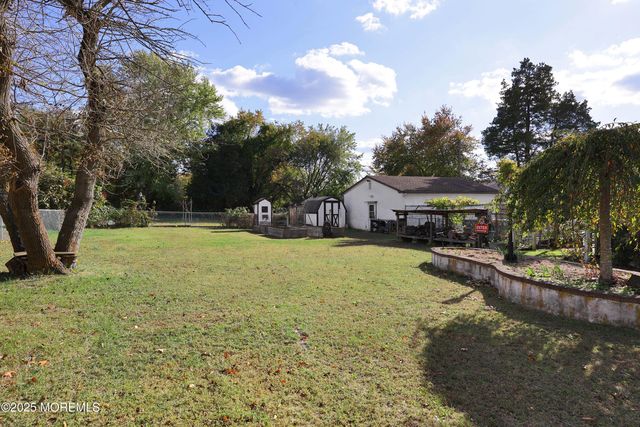 547 Brookside Drive, Toms River, NJ 08753