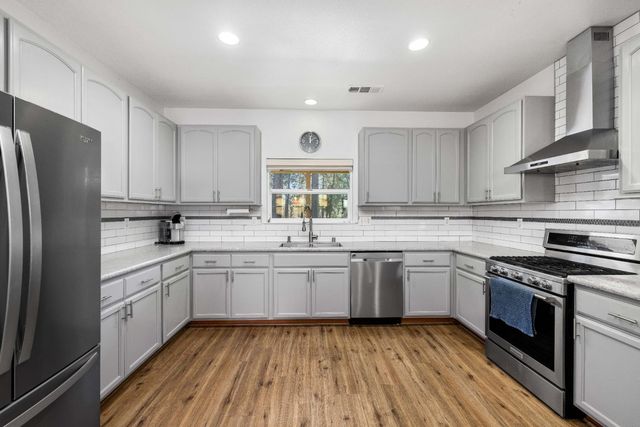 6843 Log Cabin Ln, Placerville, CA 95667