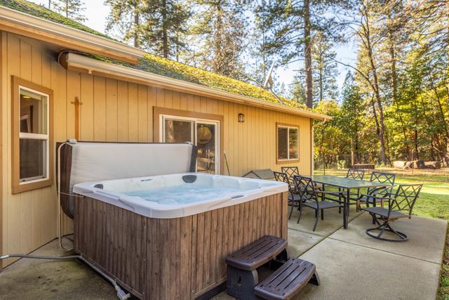 6843 Log Cabin Ln, Placerville, CA 95667