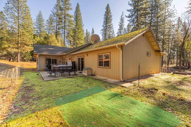6843 Log Cabin Ln, Placerville, CA 95667
