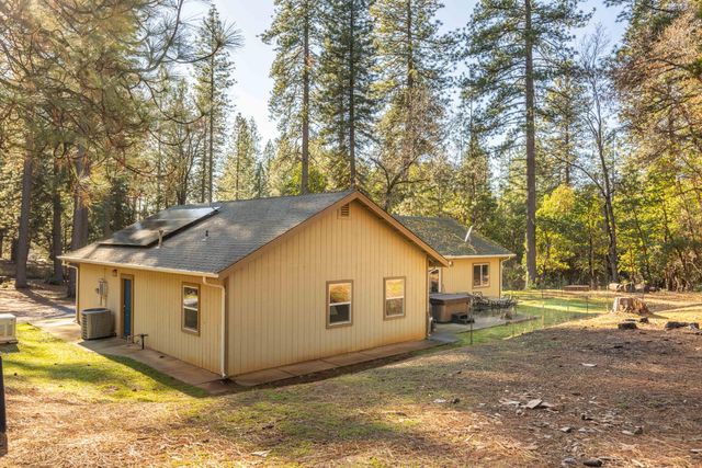 6843 Log Cabin Ln, Placerville, CA 95667