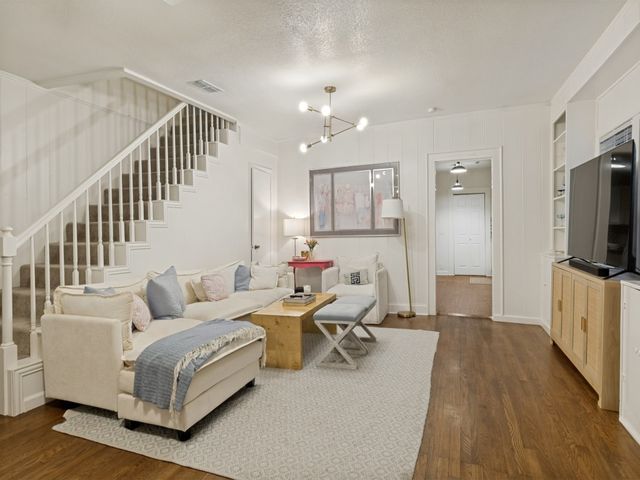 5318 Vanderbilt Avenue, Dallas, TX 75206