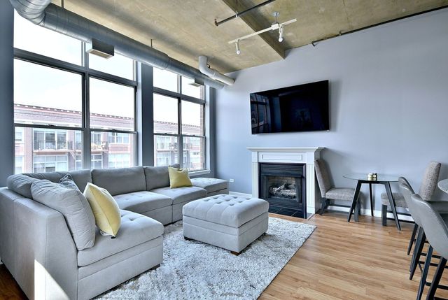 111 S Morgan Street 810, Chicago, IL 60607
