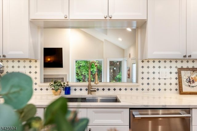 9 Warner Rd, Maplewood Twp., NJ 07040