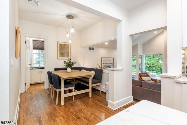 9 Warner Rd, Maplewood Twp., NJ 07040
