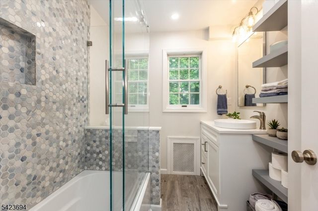 9 Warner Rd, Maplewood Twp., NJ 07040