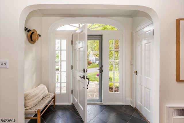 9 Warner Rd, Maplewood Twp., NJ 07040