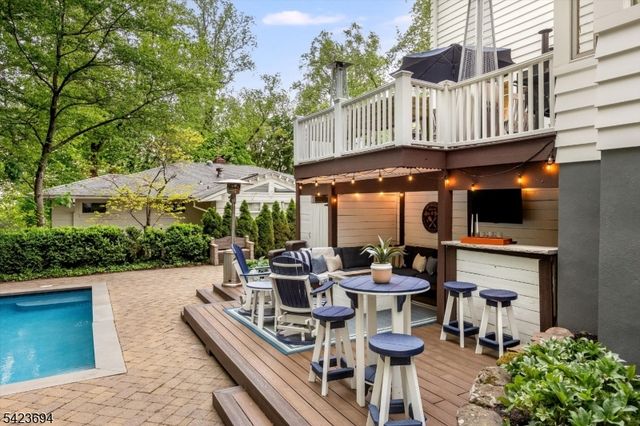 9 Warner Rd, Maplewood Twp., NJ 07040