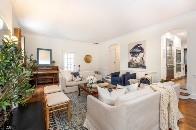 9 Warner Rd, Maplewood Twp., NJ 07040