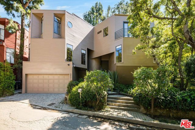 9953 Westwanda Drive, Beverly Hills, CA 90210
