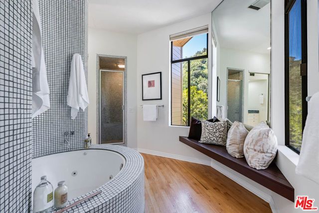 9953 Westwanda Drive, Beverly Hills, CA 90210