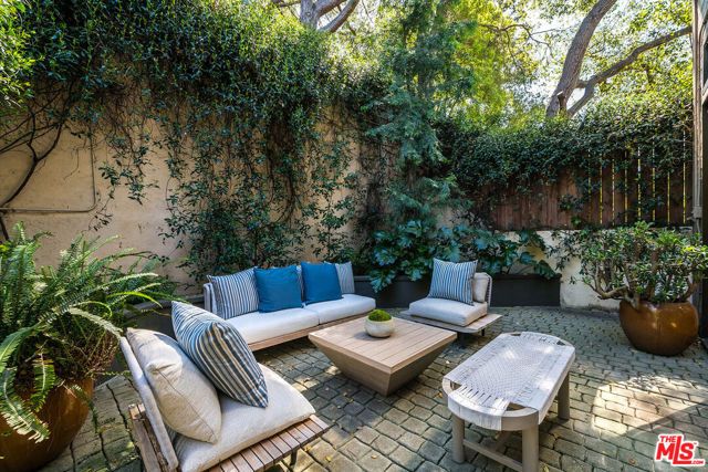 9953 Westwanda Drive, Beverly Hills, CA 90210