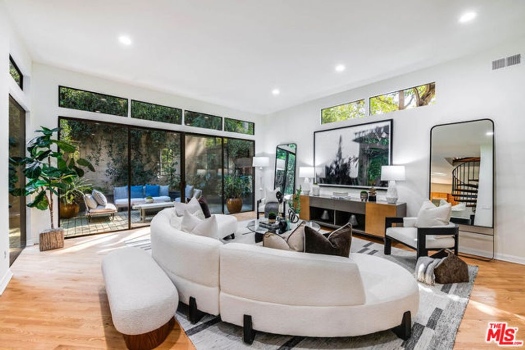 9953 Westwanda Drive, Beverly Hills, CA 90210