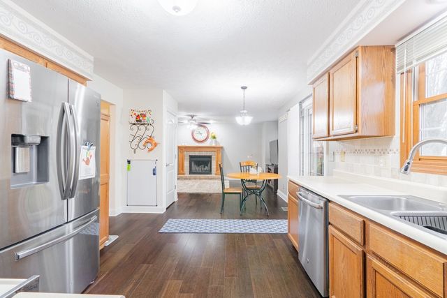 3 Harvest Court, Bloomington, IL 61704