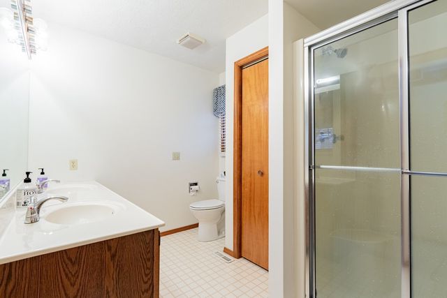 3 Harvest Court, Bloomington, IL 61704