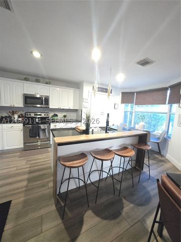 19130 NW 10th St, Pembroke Pines, FL 33029