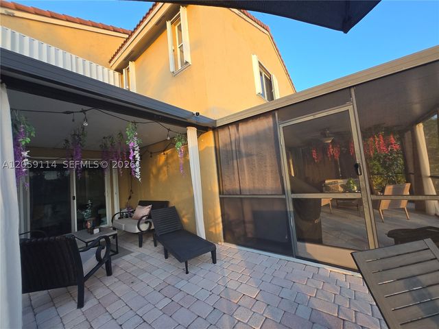19130 NW 10th St, Pembroke Pines, FL 33029