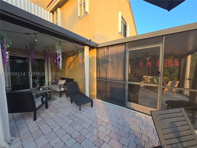 19130 NW 10th St, Pembroke Pines, FL 33029