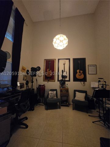 19130 NW 10th St, Pembroke Pines, FL 33029