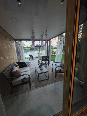 19130 NW 10th St, Pembroke Pines, FL 33029