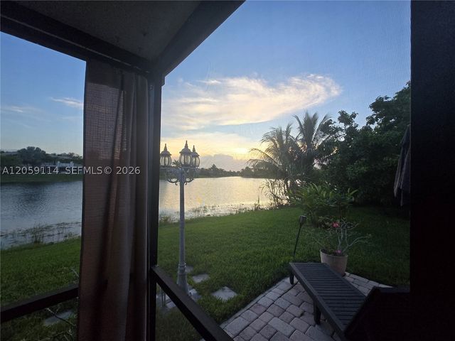 19130 NW 10th St, Pembroke Pines, FL 33029