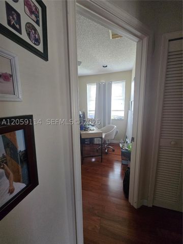 19130 NW 10th St, Pembroke Pines, FL 33029