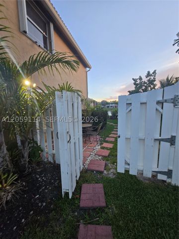 19130 NW 10th St, Pembroke Pines, FL 33029