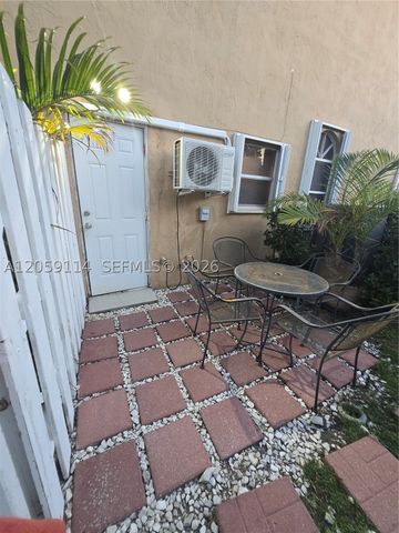 19130 NW 10th St, Pembroke Pines, FL 33029