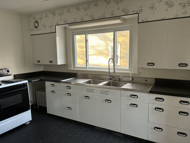 912 Clay Street, Woodstock, IL 60098