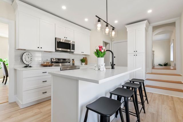 19 Laurel St, Saugus, MA 01906