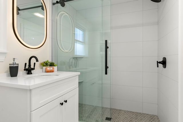 19 Laurel St, Saugus, MA 01906