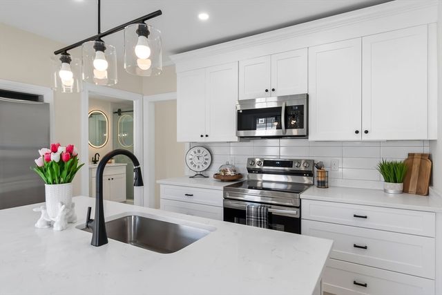 19 Laurel St, Saugus, MA 01906