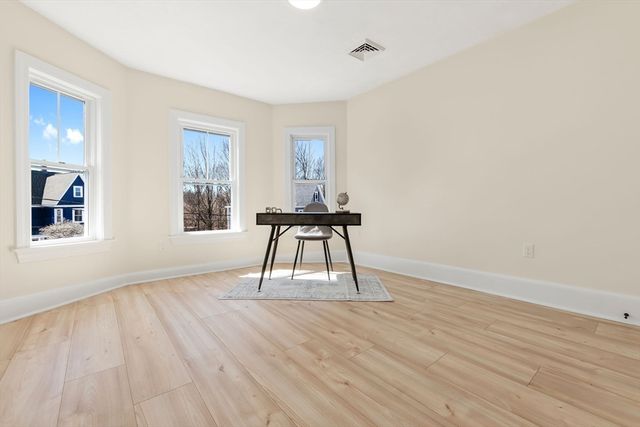 19 Laurel St, Saugus, MA 01906