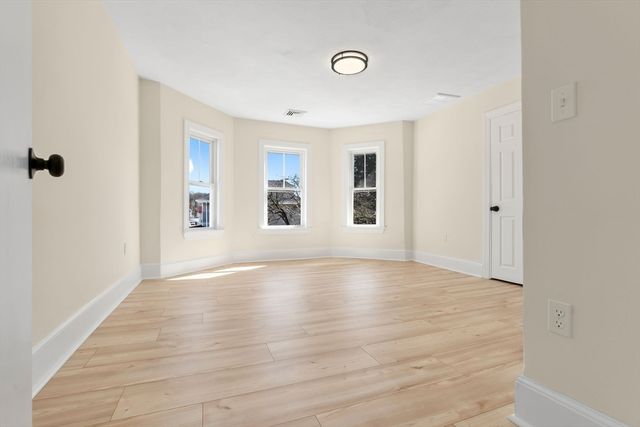 19 Laurel St, Saugus, MA 01906