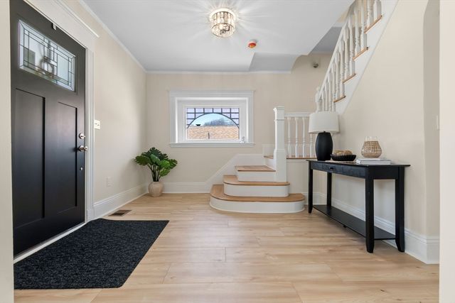 19 Laurel St, Saugus, MA 01906