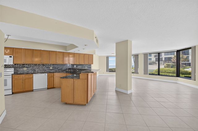 2565 S Ocean Blvd 112N, Highland Beach, FL 33487
