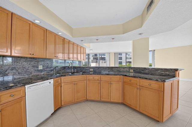 2565 S Ocean Blvd 112N, Highland Beach, FL 33487