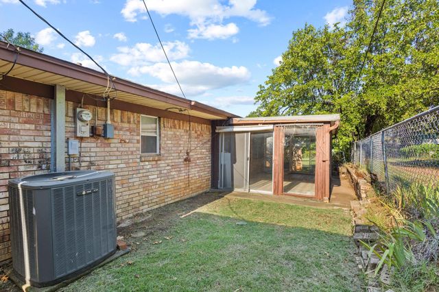 905 Seymore Circle, Denison, TX 75020