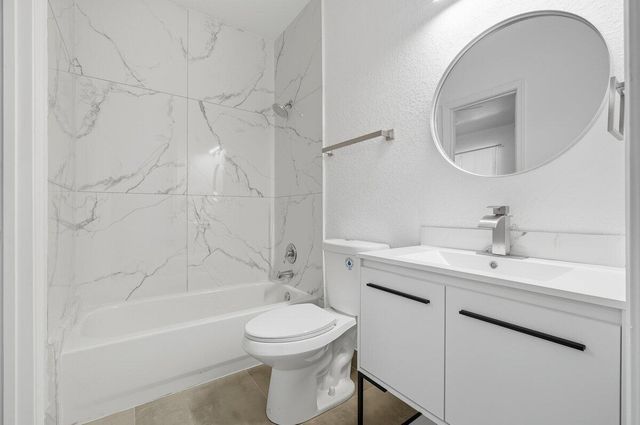 6207 Garden Court, Davie, FL 33314