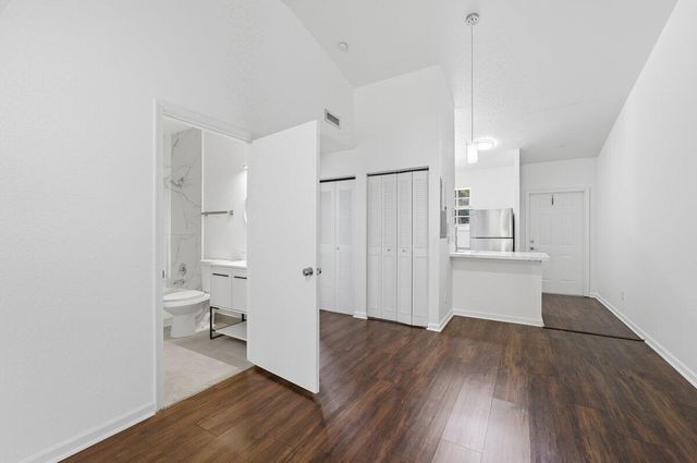 6207 Garden Court, Davie, FL 33314