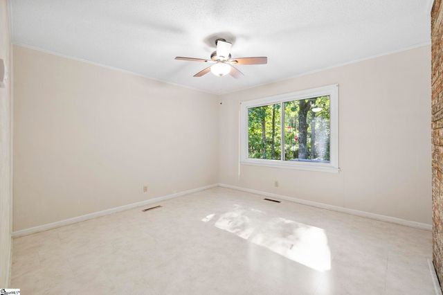 195 Pine Trace, Campobello, SC 29322