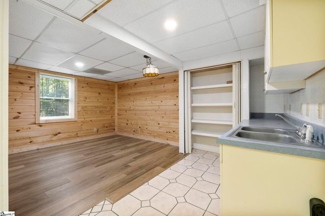 195 Pine Trace, Campobello, SC 29322