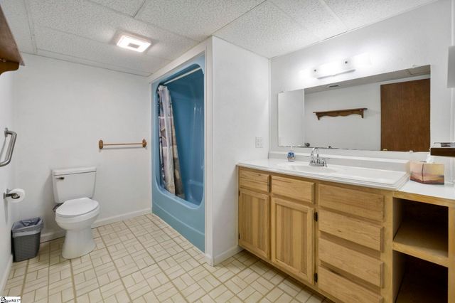 195 Pine Trace, Campobello, SC 29322